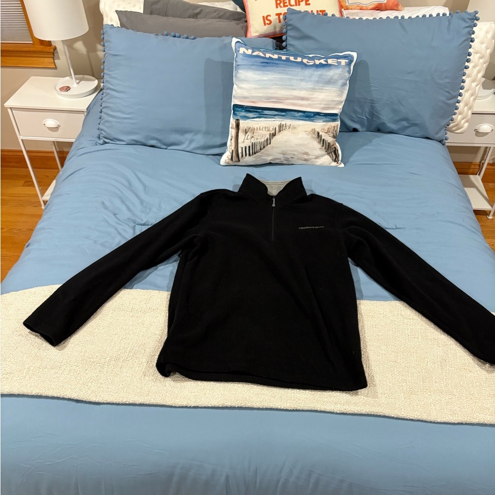 Vineyard Vines Black Women's fleece Top